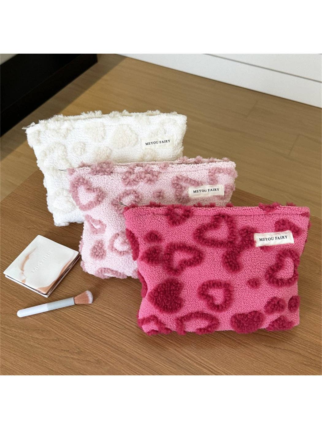 Funkyrel® Atzbranding Limited - Cosbai - Plush Heart Pattern Pouch