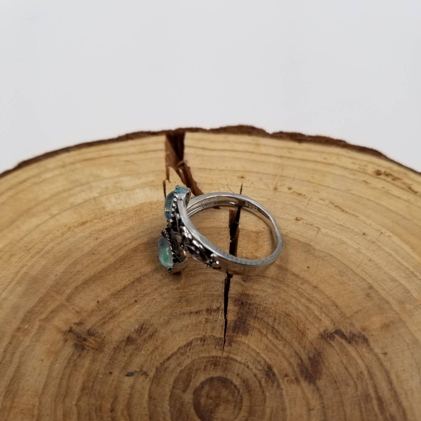 CHAKRA JEWELRY - Vintage Silver Carved Natural Moonstone Snake Ring