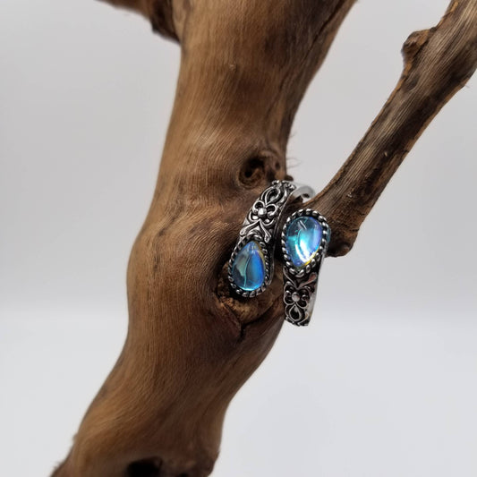 CHAKRA JEWELRY - Vintage Silver Carved Natural Moonstone Snake Ring