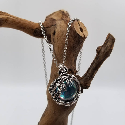 CHAKRA JEWELRY - Leaf Entanglement Moonstone Pendant Necklace