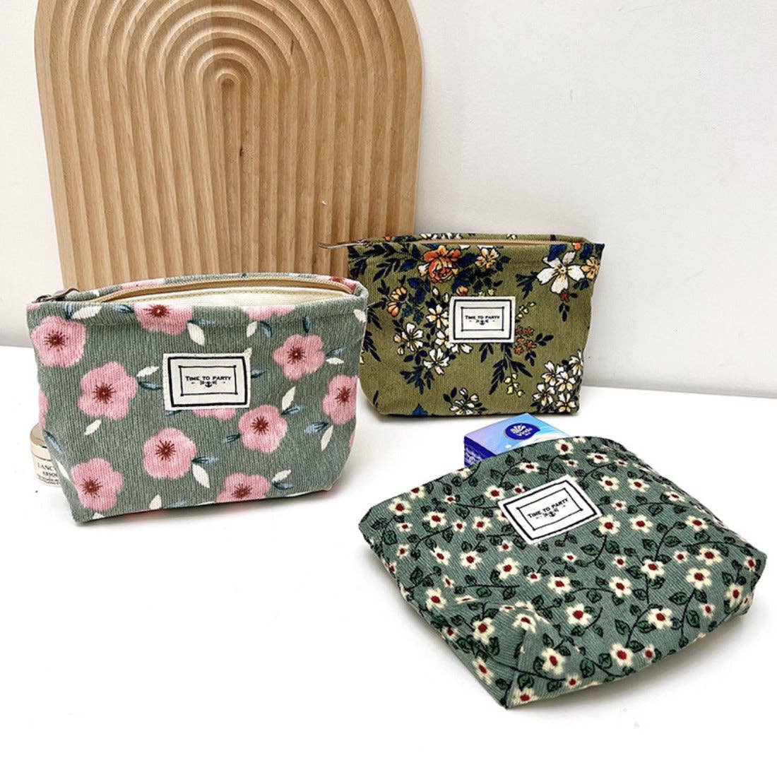 Funkyrel® Atzbranding Limited - Cosbai - Small Floral Corduroy Cosmetic Bag